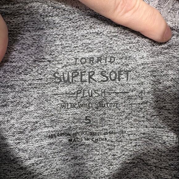 Torrid Super Soft Plush Gray One Shoulder Sweater - 5 (5X) - Women's Plus Size - Picture 6 of 7